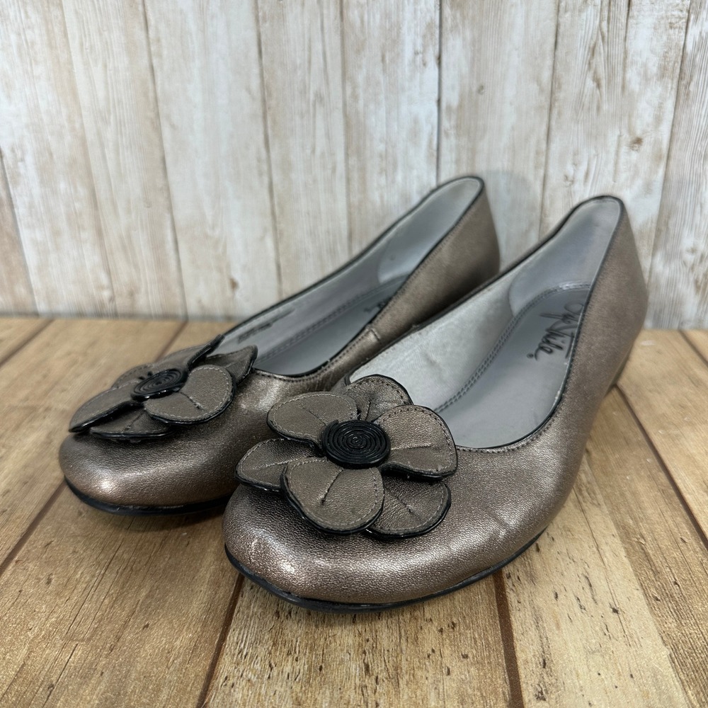 LifeStride Women's 7.5M Metallic Bronze Ballet Flats Flower Accent Comfort Shoes